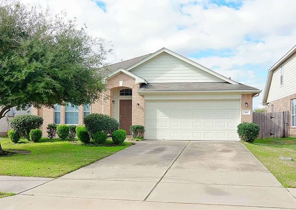 1st image of 903 La Hacienda Dr