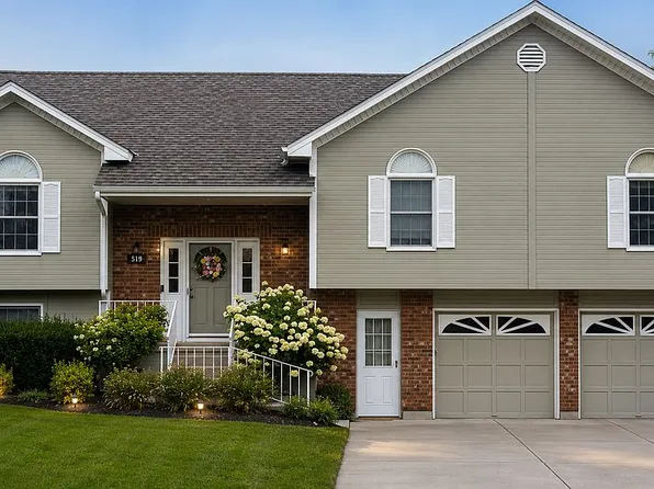 519 NE Timbercreek Dr, Lees Summit, MO 64086