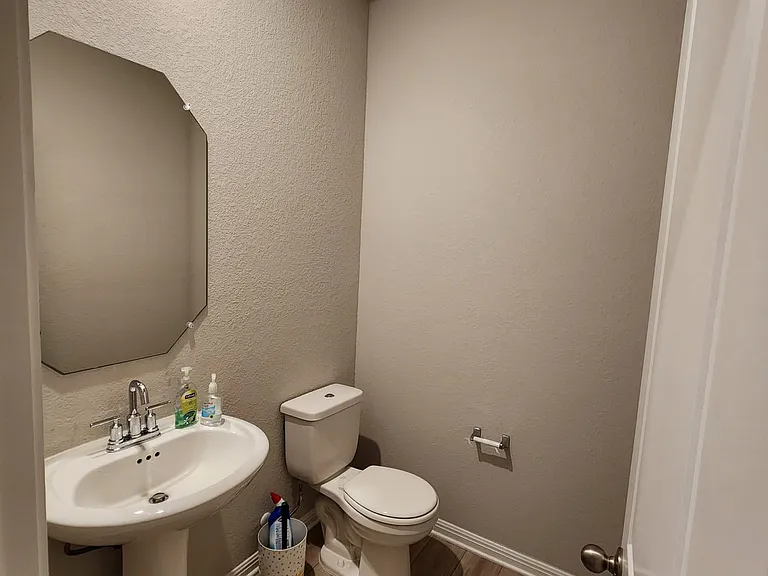 104 Bankside Dr — Photo 17