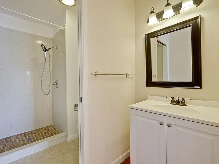 10995 Northseal Sq — Photo 38