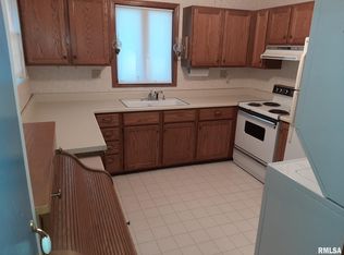 212 N 4th St, Eldridge, IA