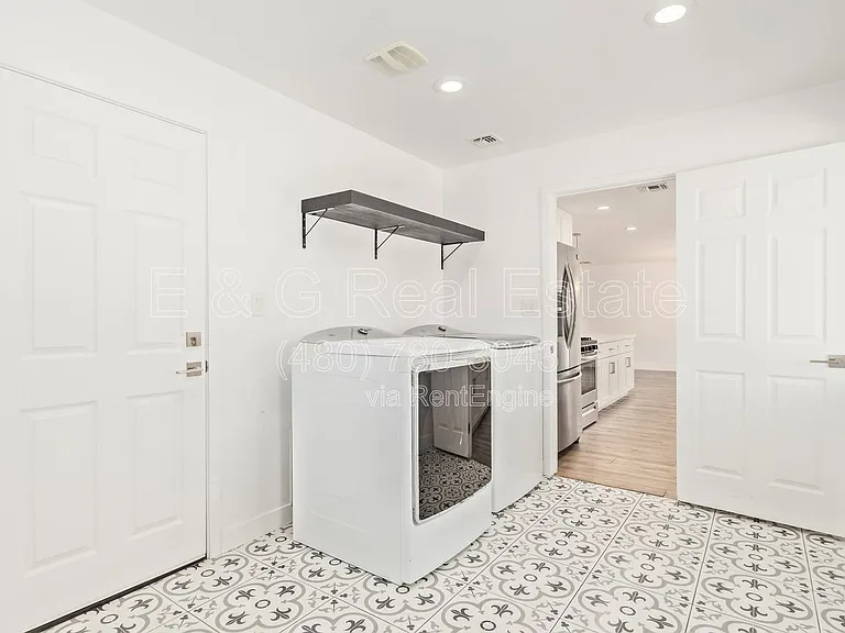 1809 E Concorda Dr — Photo 20