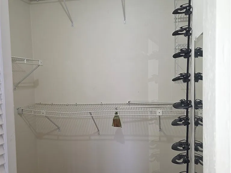 385 E Hartford St #5A — Photo 15