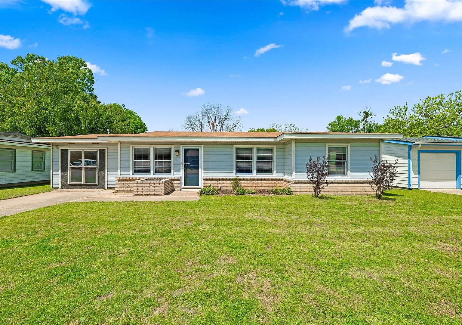 Classic in Cleburne — Photo 1