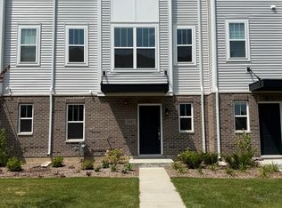 1487 Blaine St, Des Plaines, IL 60018