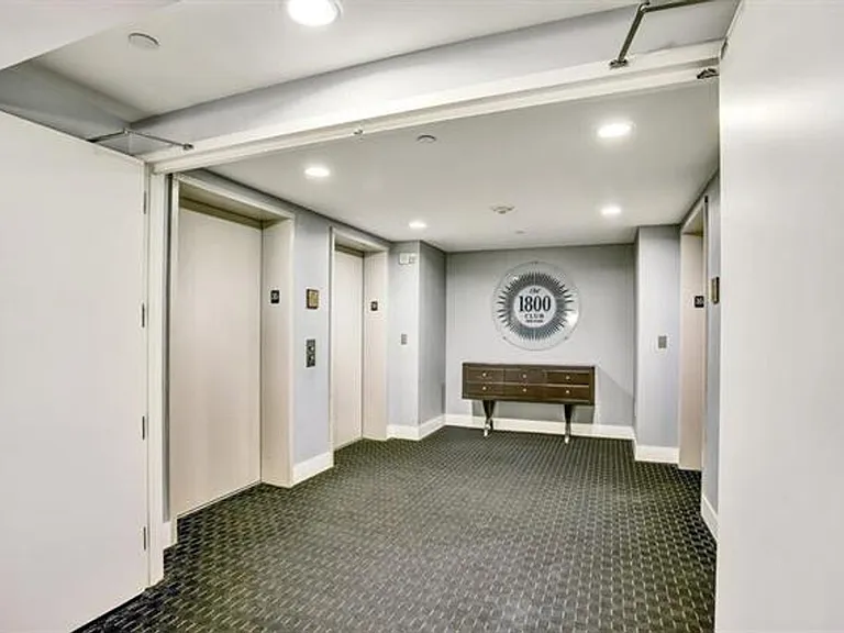 1800 N Bayshore Dr #1610 — Photo 19