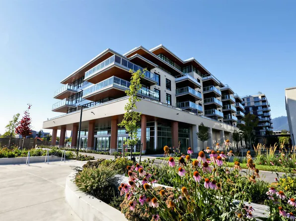 785 Harbour Ave #4F, North Vancouver, BC V7J 2E9