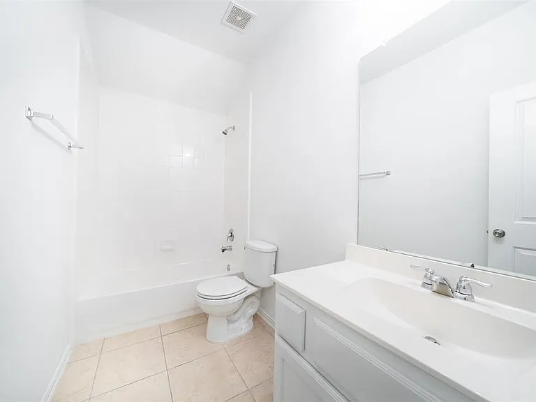 16323 Hillside Garden Ln — Photo 6