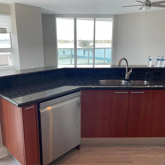 241 Riverside Dr — Photo 37