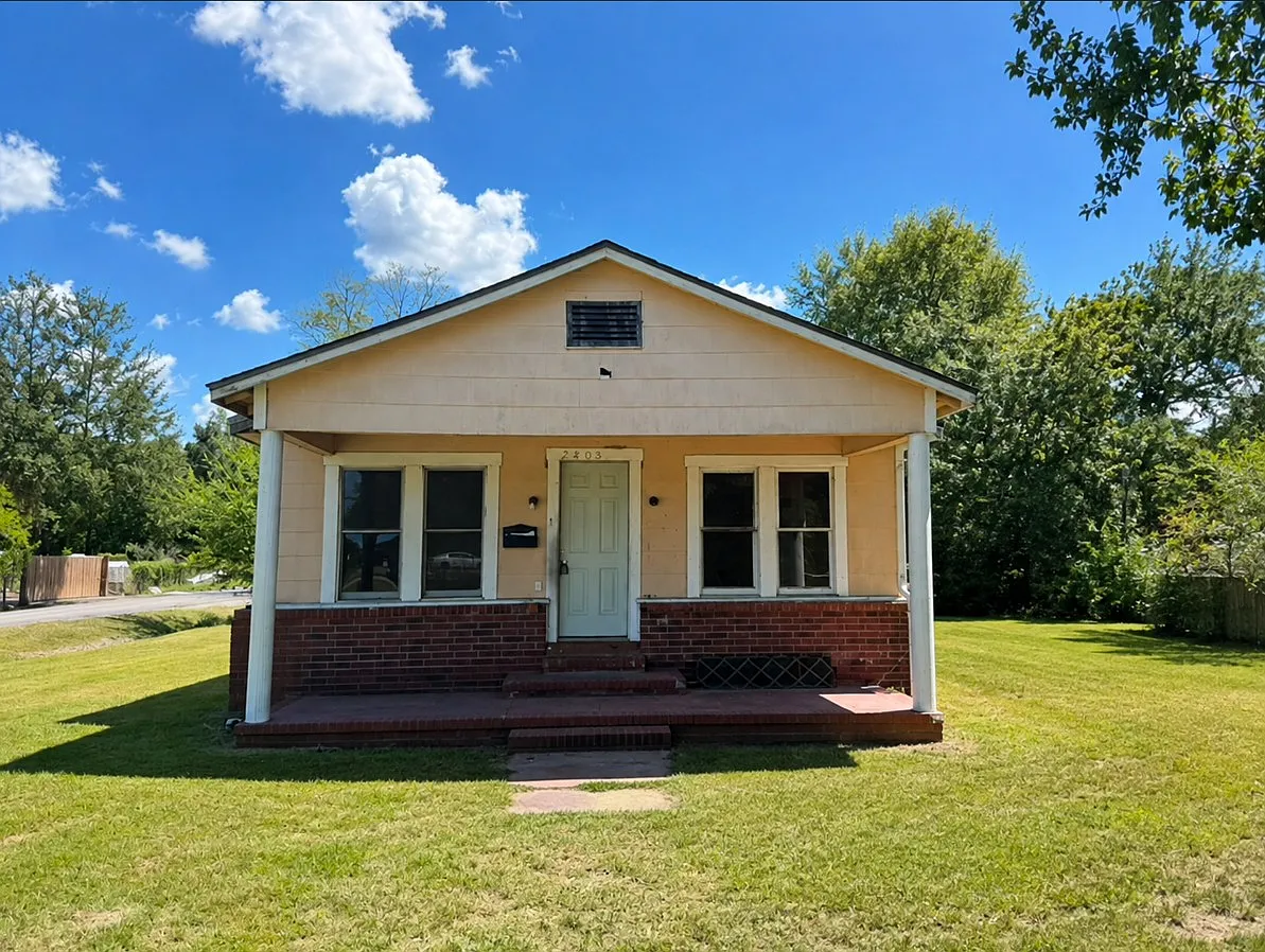 3 bed, 880 sqft, $1,125 — Photo 1