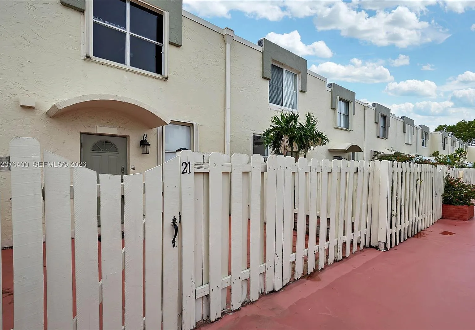 Northgate Townhouse Condo — Photo 3