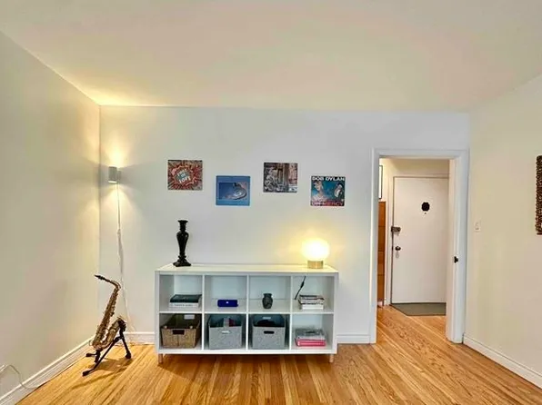 1565 Burnaby St #204, Vancouver, BC V6G 1X1