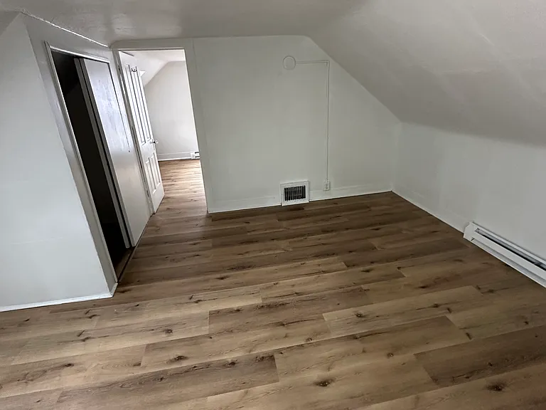 108 E Oregon St — Photo 15