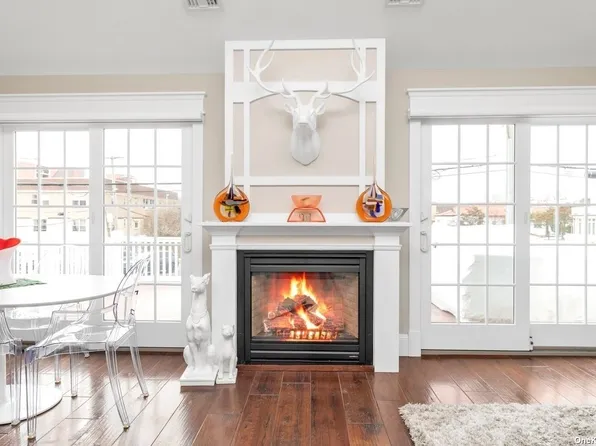 166 W Penn St, Long Beach, NY 11561