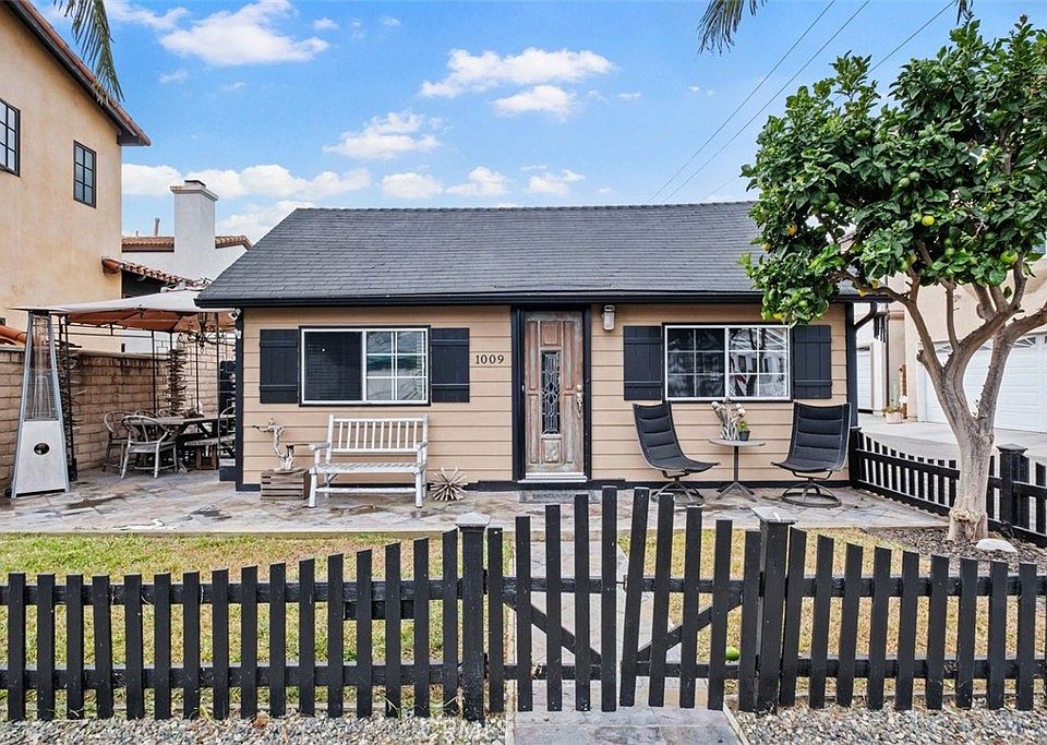 1009 Pecan Ave, Huntington Beach, CA 92648 | Zillow