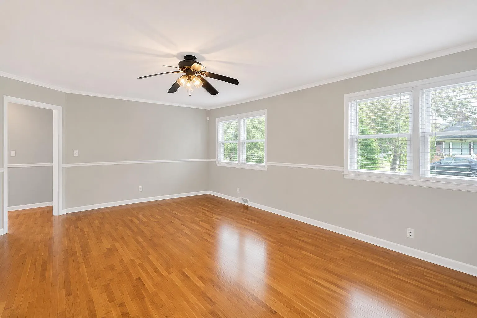 3 bed, 1.5 bath, 1579 sqft, $2,200 — Photo 3