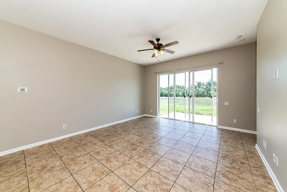 4 bed, 2.0 bath, 1604 sqft, $2,110 — Photo 4