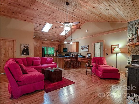 5th image of 79 Apple Pasture Dr