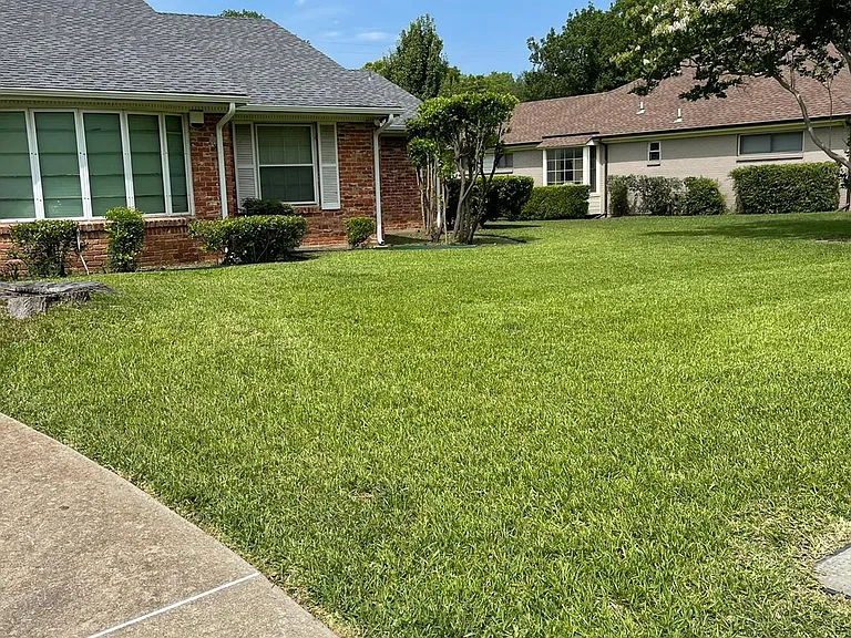 622 W Five Mile Pkwy — Photo 2