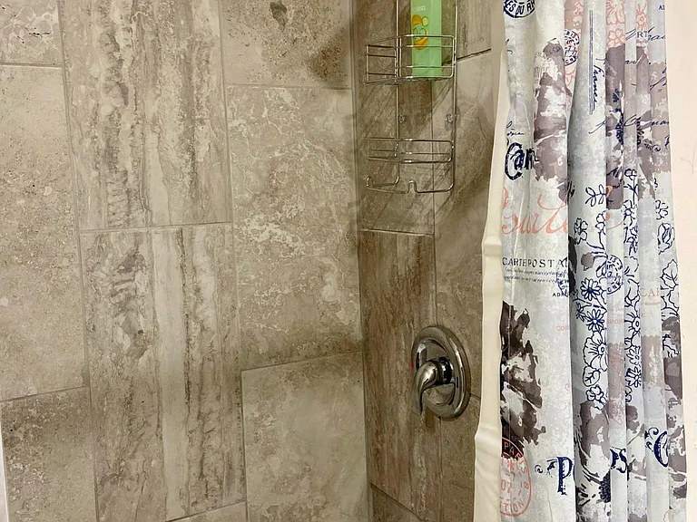 1210 S Senate Ave — Photo 17