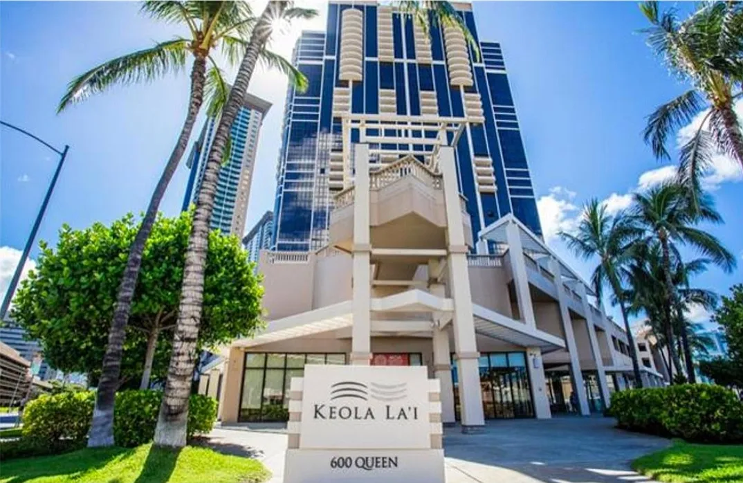 2 bed, 953 sqft, $4,200 — Photo 1