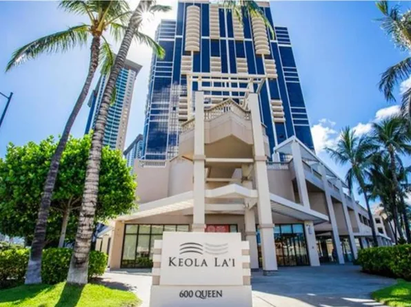 600 Queen St APT 3203, Honolulu, HI 96813