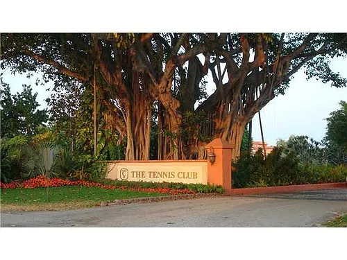 660 Tennis Club Dr Photo 1