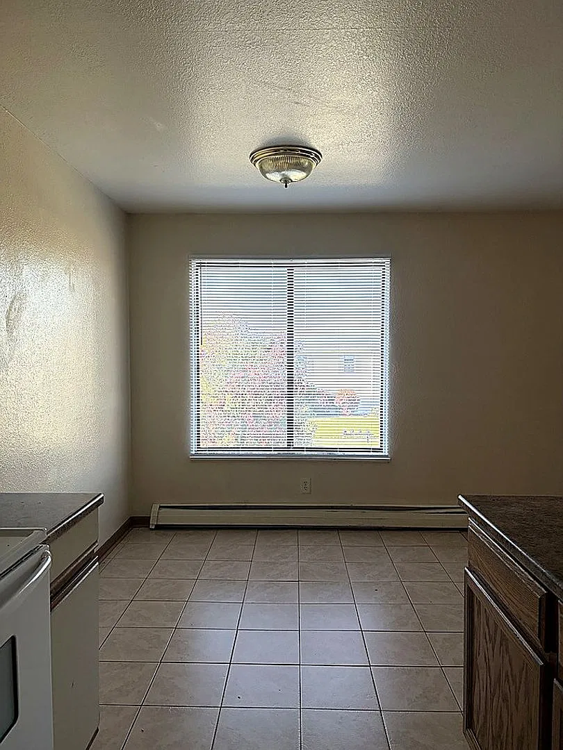 348 Stratford Way — Photo 4