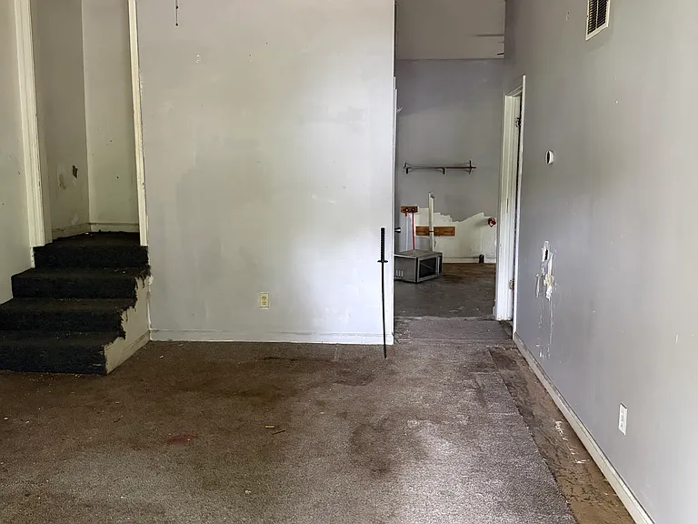 711 Vine St — Photo 8