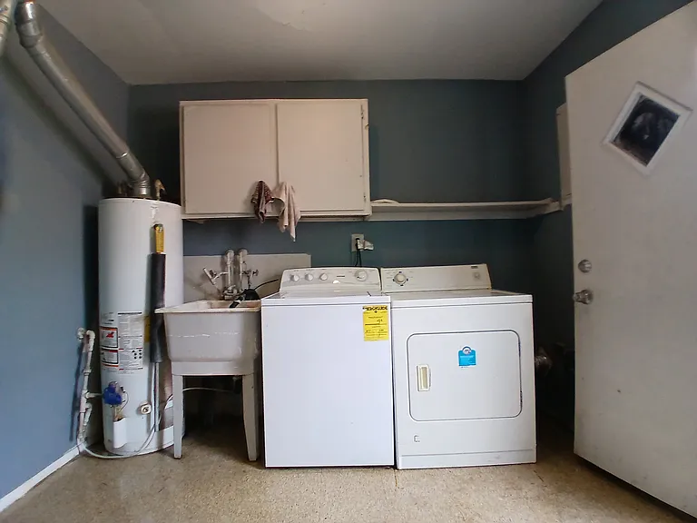 25722 Carlysle St — Photo 13