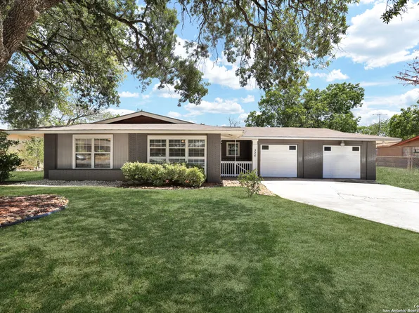 326 Sandalwood Ln, San Antonio, TX 78216