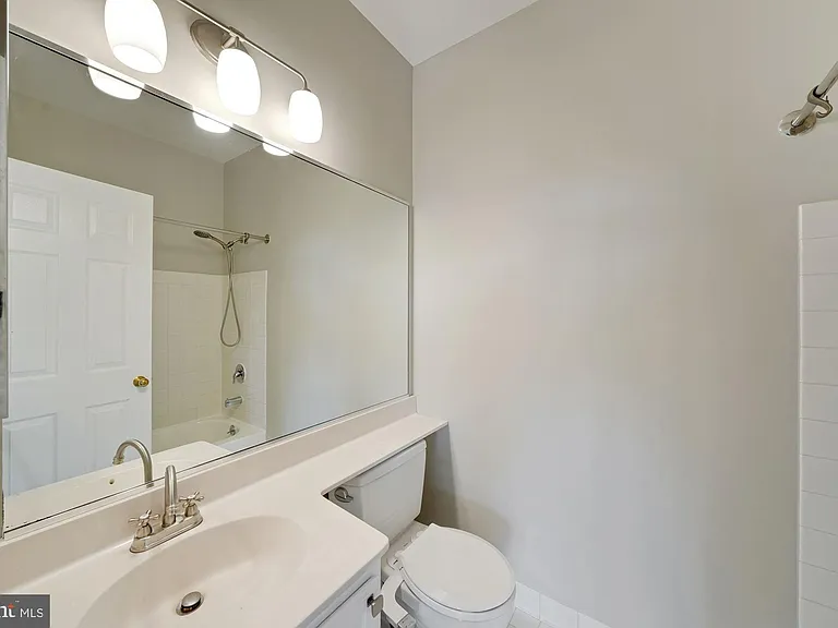 2400 Clarendon Blvd #Penthouse 12 — Photo 15