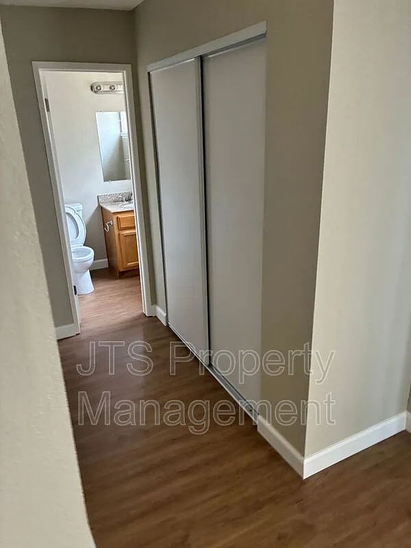 2 bed, 1.0 bath, 1078 sqft, $1,695 — Photo 2