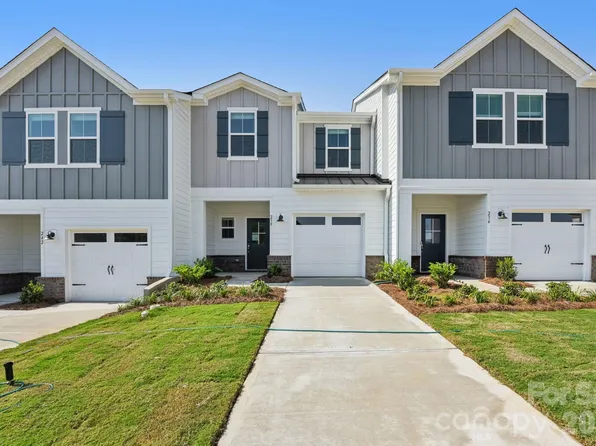 218 Tiger Lily Dr, Fort Mill, SC 29708