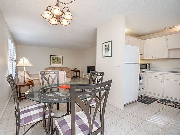 4th image of 2800 Indian River Blvd #1N
