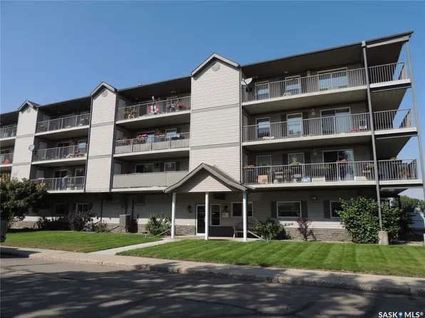 701 Henry Street #201, Estevan, SK S4A 2B7