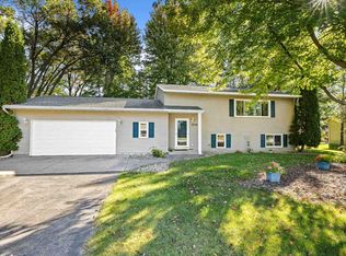 2050 E Breezewood Ct, Plover, WI 54467