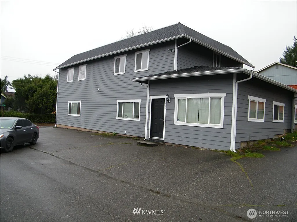 9445 S Park Avenue photo 1