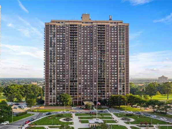 26910 Grand Central Parkway #4J, Floral Park, NY 11005