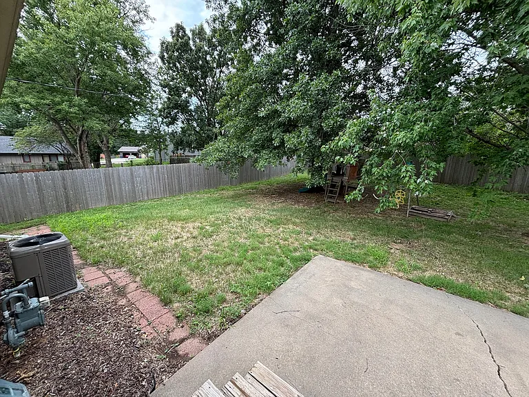 3423 Woods Dr — Photo 20