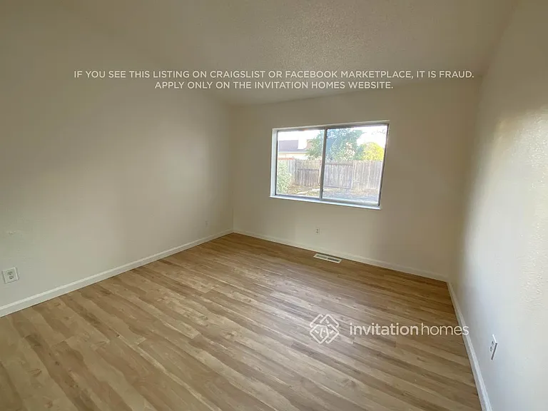 907 Whitney Ave — Photo 9