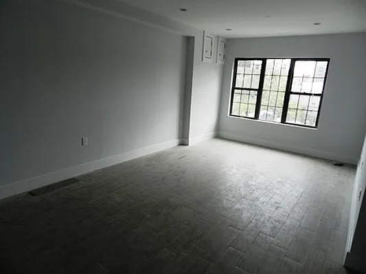 Rented by Elite NY Holdings | media 21