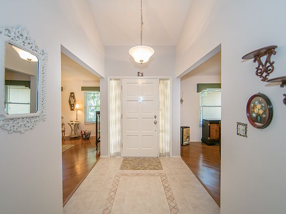 3rd image of 2964 Erskine Dr