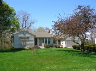 27 Victoria Hts, Middletown, CT 06457