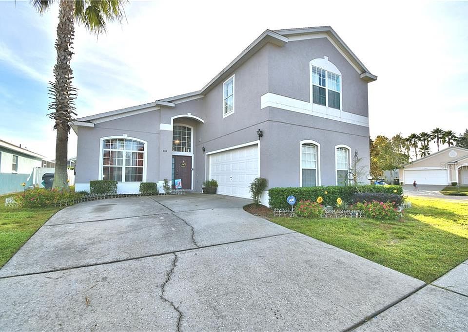 1st image of 815 Bloomingdale Dr