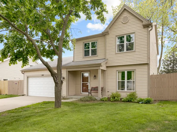 585 Kensington Ct, Roselle, IL 60172