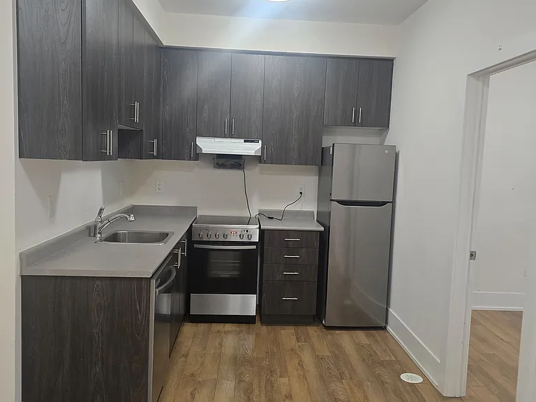 202 Webb St — Photo 3