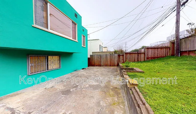 31 Crestline Ave — Photo 24