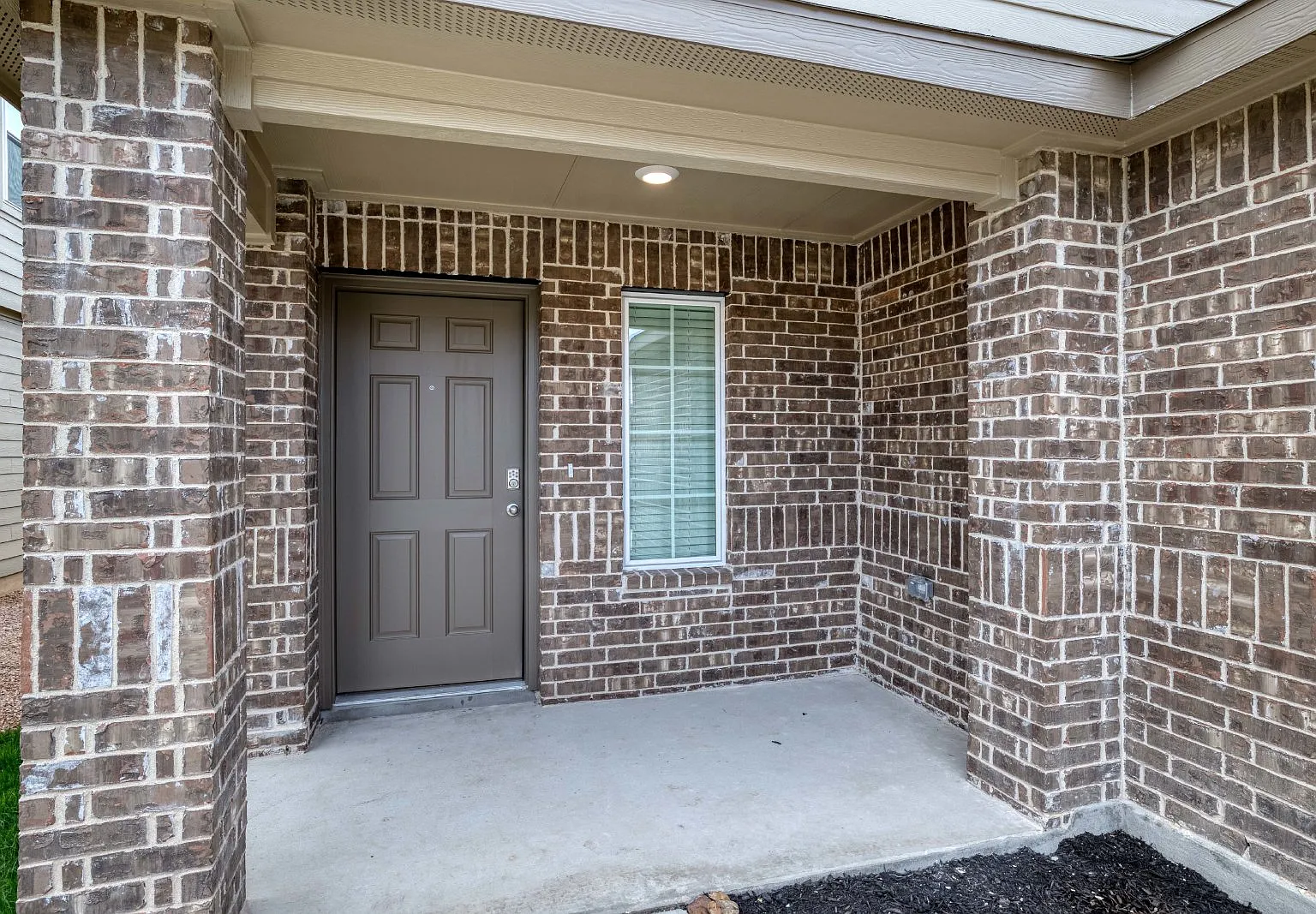 3 bed, 2.0 bath, 1396 sqft, $1,625 — Photo 3