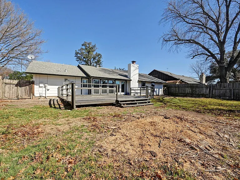 1017 Cripple Creek Dr — Photo 26